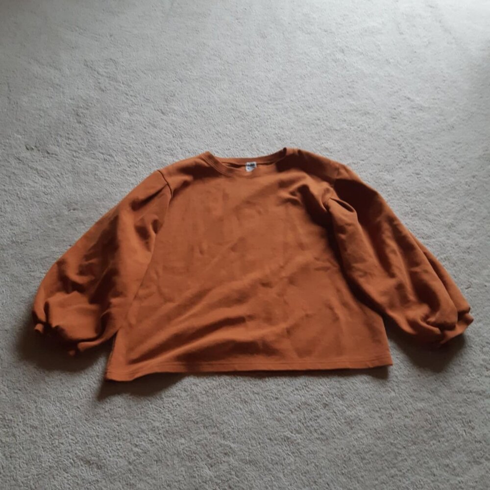 Orange bubble sleeve crewneck